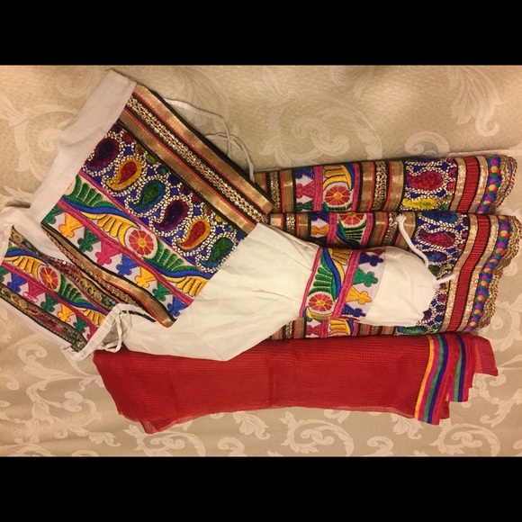 Indian outfit - chania choli- garba wear - Picture 4 of 4